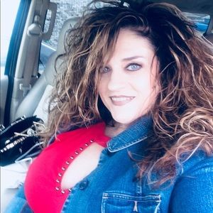 Meet your Posher, Dena